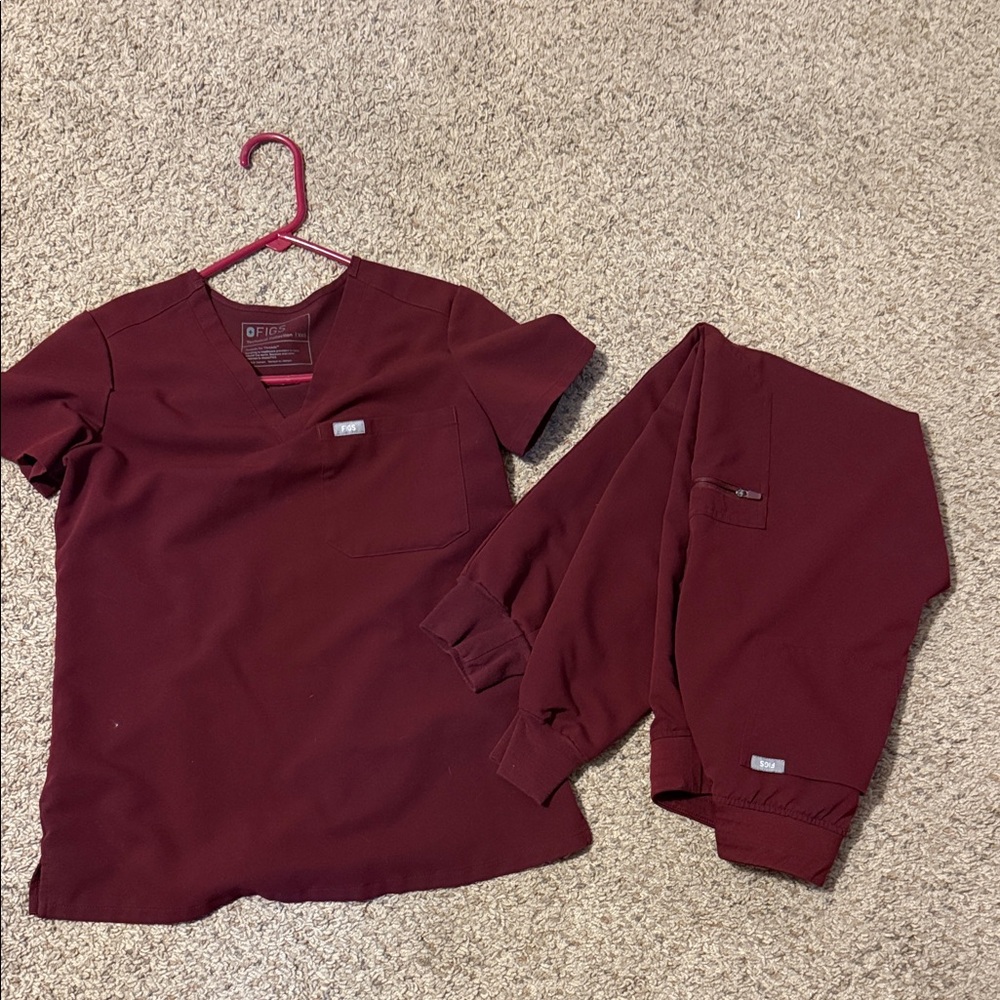 Figs Maroon Scrub Top